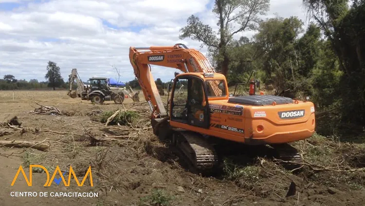 Curso operacion y mantencion de excavadora en temuco 02