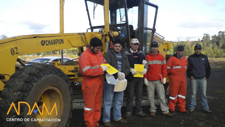 Curso operacion y mantencion de moto niveladora en temuco 02