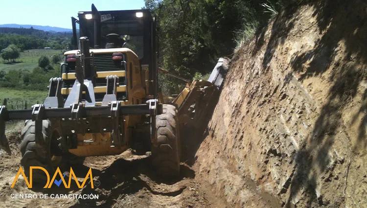 Curso operacion y mantencion de moto niveladora en temuco 05