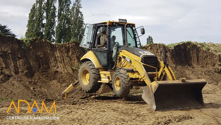 Curso operacion y mantencion de retroexcavadora en temuco 01
