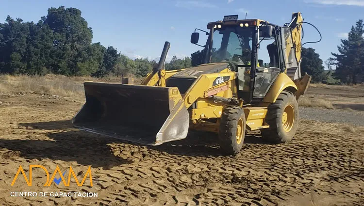 Curso operacion y mantencion de retroexcavadora temuco araucania 001
