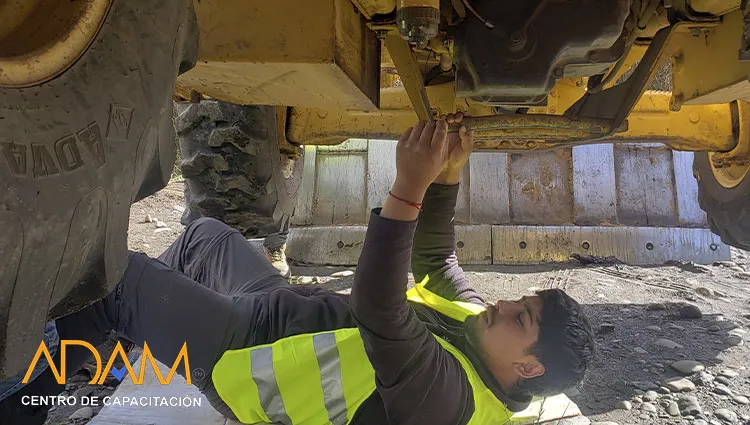 Curso operacion y mantencion de retroexcavadora temuco araucania 003