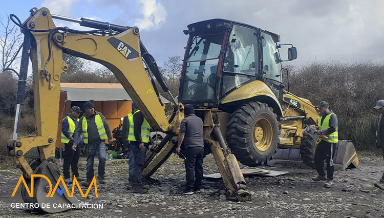 Curso operacion y mantencion de retroexcavadora temuco araucania 007